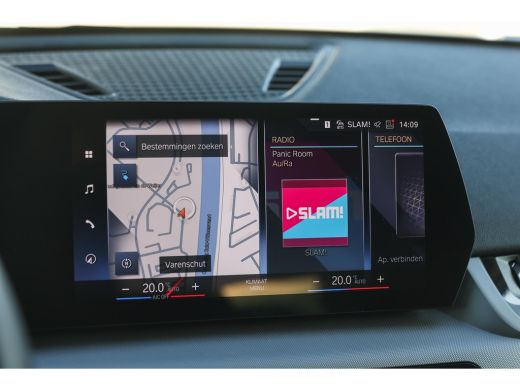 BMW iX1 xDrive30 / Sportstoelen / Achteruitrijcamera / M Adaptief onderstel / Comfort Access / Adaptieve LED ActivLease financial lease