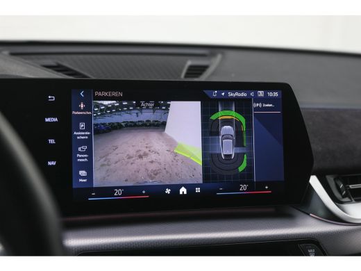 BMW iX2 eDrive20 M Sport / Sportstoelen / Achteruitrijcamera / M Adaptief onderstel ActivLease financial lease