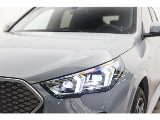 BMW iX2 eDrive20 M Sport / Sportstoelen / Achteruitrijcamera / M Adaptief onderstel ActivLease financial lease