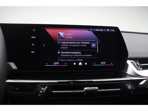 BMW iX2 eDrive20 / Sportstoelen / Achteruitrijcamera / Comfort Access / Adaptieve LED ActivLease financial lease