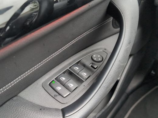 BMW X1 xDrive25e | Plug-In | Sportstoelen | Camera | Elektrische Klep | Cruise Control ActivLease financial lease