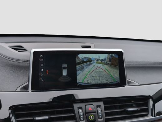 BMW X1 xDrive25e | Plug-In | Sportstoelen | Camera | Elektrische Klep | Cruise Control ActivLease financial lease