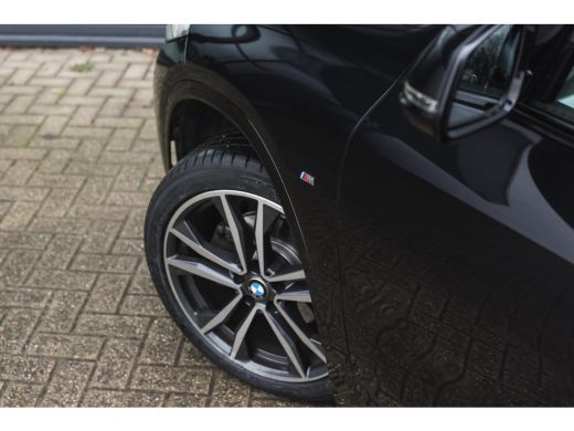 BMW X2 sDrive18i M Sport Automaat / Panoramadak / Sportstoelen / Achteruitrijcamera / M Sportonderstel /... ActivLease financial lease
