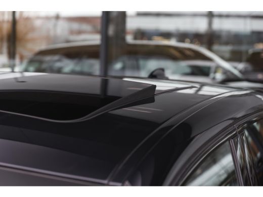 BMW X2 sDrive18i M Sport Automaat / Panoramadak / Sportstoelen / Achteruitrijcamera / M Sportonderstel /... ActivLease financial lease