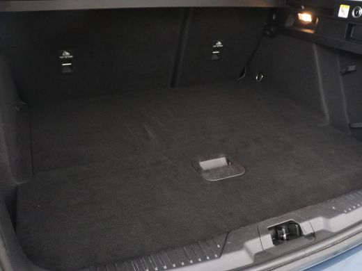 Ford Focus 1.5 EcoBoost Active | Stoel & stuurverwarming | Trekhaak | Camera | Adaptive cruise | Carplay | N... ActivLease financial lease