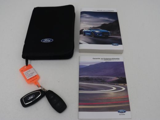 Ford Focus 1.5 EcoBoost Active | Stoel & stuurverwarming | Trekhaak | Camera | Adaptive cruise | Carplay | N... ActivLease financial lease