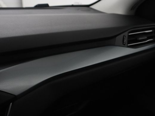 Ford Focus 1.5 EcoBoost Active | Stoel & stuurverwarming | Trekhaak | Camera | Adaptive cruise | Carplay | N... ActivLease financial lease