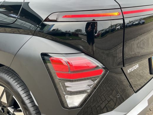 Hyundai Kona 1.6 GDI 141pk HEV Comfort Smart | Camera | Draadloos carplay | Climate control | Adaptive cruise ... ActivLease financial lease