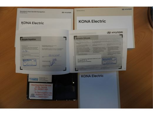 Hyundai Kona EV Style 64 kWh Navigatie, Camera, Stoel en Stuur verwarming. ActivLease financial lease