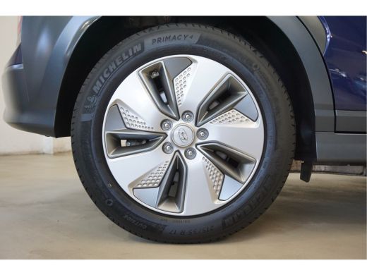 Hyundai Kona EV Style 64 kWh Navigatie, Camera, Stoel en Stuur verwarming. ActivLease financial lease