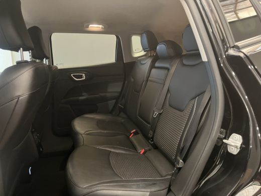 Jeep Compass 4xe 240 Plug-in Hybrid Electric Limited Camera | Digitaal Dashboard | 18" Lichtmetaal | Adaptieve... ActivLease financial lease