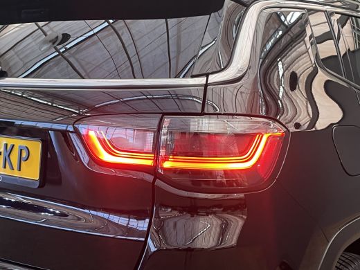 Jeep Compass 4xe 240 Plug-in Hybrid Electric Limited Camera | Digitaal Dashboard | 18" Lichtmetaal | Adaptieve... ActivLease financial lease