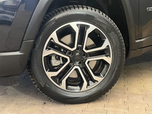 Jeep Compass 4xe 240 Plug-in Hybrid Electric Limited Camera | Digitaal Dashboard | 18" Lichtmetaal | Adaptieve... ActivLease financial lease