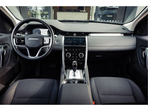 Land Rover Discovery Sport P300e PHEV AWD AUT | Black Pack | Afneembare trekhaak | Panoramadak | 360gr Camera | ActivLease financial lease