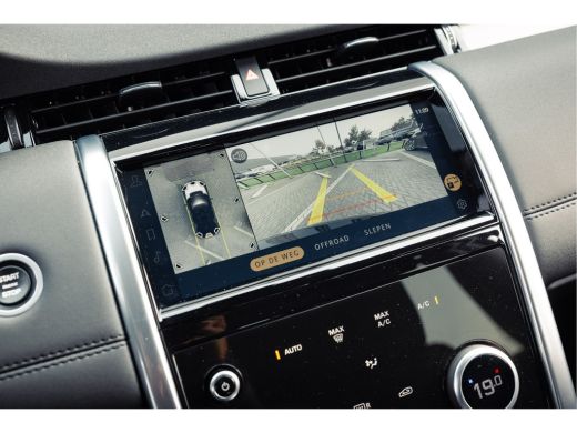 Land Rover Discovery Sport P300e PHEV AWD AUT | Black Pack | Afneembare trekhaak | Panoramadak | 360gr Camera | ActivLease financial lease