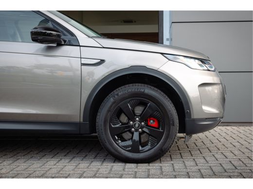 Land Rover Discovery Sport P300e PHEV AWD AUT | Black Pack | Afneembare trekhaak | Panoramadak | 360gr Camera | ActivLease financial lease