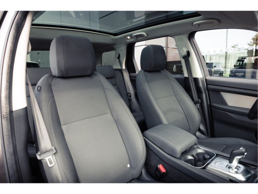 Land Rover Discovery Sport P300e PHEV AWD AUT | Black Pack | Afneembare trekhaak | Panoramadak | 360gr Camera | ActivLease financial lease