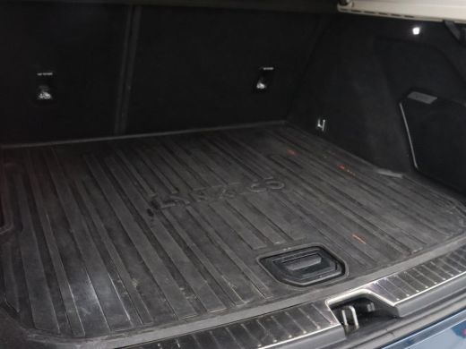 Lynk & Co 01 1.5 Plug In | Panoramadak | Trekhaak | Infinity by Harman | Camera | Adaptive cruise | Stoelverwa... ActivLease financial lease