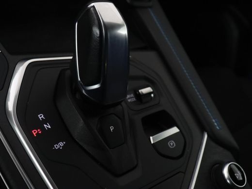 Lynk & Co 01 1.5 Plug In | Panoramadak | Trekhaak | Infinity by Harman | Camera | Adaptive cruise | Stoelverwa... ActivLease financial lease