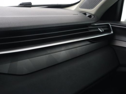 Lynk & Co 01 1.5 Plug In | Panoramadak | Trekhaak | Infinity by Harman | Camera | Adaptive cruise | Stoelverwa... ActivLease financial lease