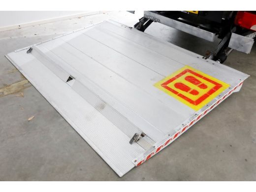 Mercedes-Benz Sprinter 316 CDI 163pk 7G Automaat Bakwagen met laadklep 01-2020 ActivLease financial lease