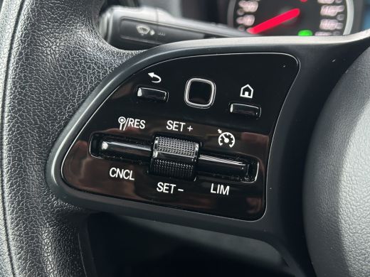 Mercedes-Benz Sprinter 317 CDI 170 PK / L2H2 / 270 A DEUREN / AIRCO / CRUISE / APPLE CARPLAY / CAMERA / 3-ZITS ActivLease financial lease