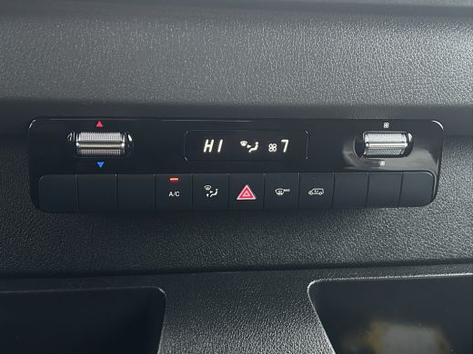 Mercedes-Benz Sprinter 317 CDI 170 PK / L2H2 / 270 A DEUREN / AIRCO / CRUISE / APPLE CARPLAY / CAMERA / 3-ZITS ActivLease financial lease