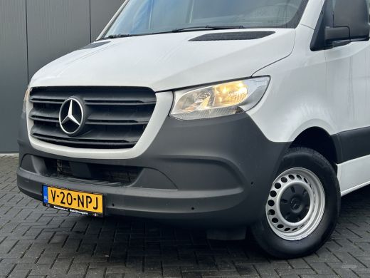 Mercedes-Benz Sprinter 317 CDI 170 PK / L2H2 / 270 A DEUREN / AIRCO / CRUISE / APPLE CARPLAY / CAMERA / 3-ZITS ActivLease financial lease