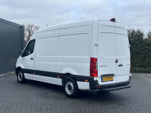 Mercedes-Benz Sprinter 317 CDI 170 PK / L2H2 / 270 A DEUREN / AIRCO / CRUISE / APPLE CARPLAY / CAMERA / 3-ZITS ActivLease financial lease