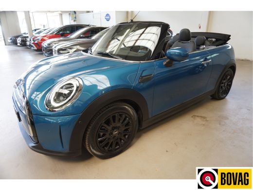 Mini Cooper Cabrio 1.5 Cooper Maximized Navi Stoelverw. Camera DAB Blis Incl. afleverbeurt en 12 Bovag garantie