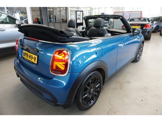 Mini Cooper Cabrio 1.5 Cooper Maximized Navi Stoelverw. Camera DAB Blis Incl. afleverbeurt en 12 Bovag garantie ActivLease financial lease