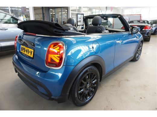 Mini Cooper Cabrio 1.5 Cooper Maximized Navi Stoelverw. Camera DAB Blis Incl. afleverbeurt en 12 Bovag garantie ActivLease financial lease