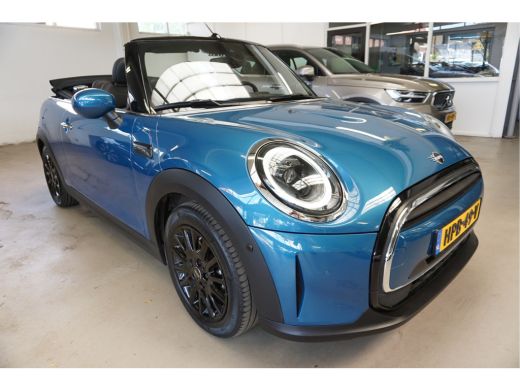 Mini Cooper Cabrio 1.5 Cooper Maximized Navi Stoelverw. Camera DAB Blis Incl. afleverbeurt en 12 Bovag garantie ActivLease financial lease