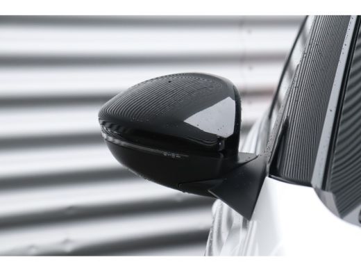 Opel Corsa 1.2 75PK 5-DRS ELEGANCE GS-LINE / NAVI / LEDER / CLIMA / LED / PDC / 17" LMV / UNIEK / CAMERA / P... ActivLease financial lease