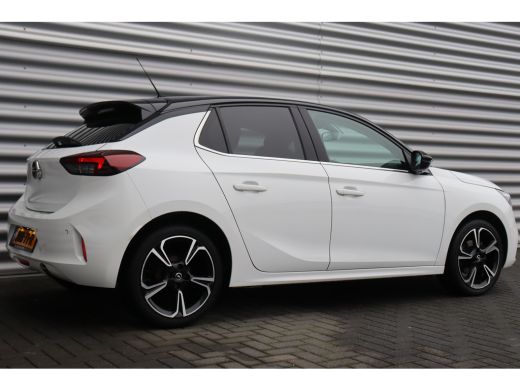 Opel Corsa 1.2 75PK 5-DRS ELEGANCE GS-LINE / NAVI / LEDER / CLIMA / LED / PDC / 17" LMV / UNIEK / CAMERA / P... ActivLease financial lease