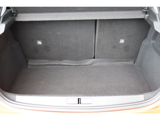 Opel Corsa 1.2 75PK 5-DRS ELEGANCE GS-LINE / NAVI / LEDER / CLIMA / LED / PDC / 17" LMV / UNIEK / CAMERA / P... ActivLease financial lease