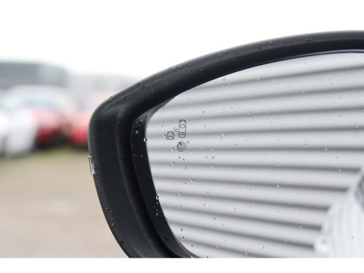 Opel Corsa 1.2 TURBO 100PK 5-DRS ELEGANCE GS-LINE / NAVI / LEDER / CLIMA / LED / PDC / 17" LMV / UNIEK / CAM... ActivLease financial lease