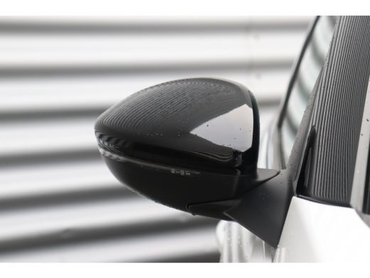 Opel Corsa 1.2 TURBO 100PK 5-DRS ELEGANCE GS-LINE / NAVI / LEDER / CLIMA / LED / PDC / 17" LMV / UNIEK / CAM... ActivLease financial lease