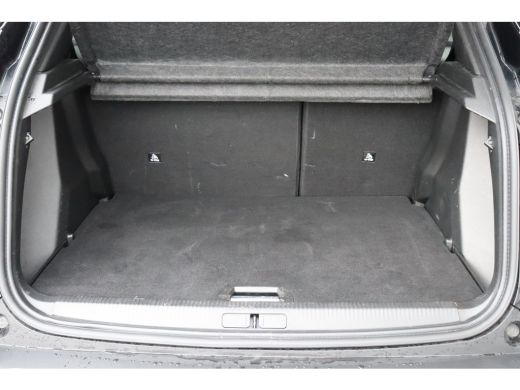 Peugeot 2008 1.2 PURETECH 130PK ALLURE PACK AUTOMAAT / NAVI / LEDER / CLIMA / LED / PDC / 17" LMV / CAMERA / C... ActivLease financial lease