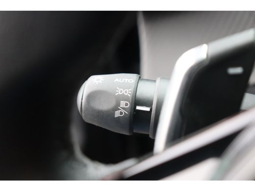 Peugeot 2008 1.2 PURETECH 130PK ALLURE PACK AUTOMAAT / NAVI / LEDER / CLIMA / LED / PDC / 17" LMV / CAMERA / C... ActivLease financial lease