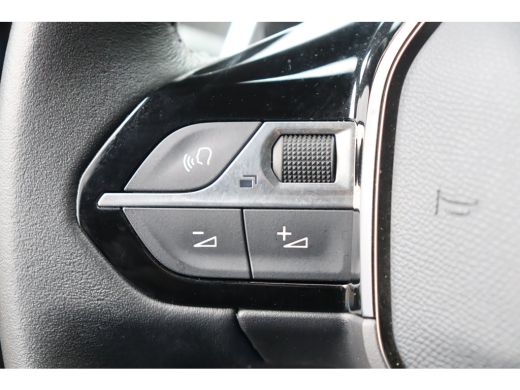 Peugeot 2008 1.2 PURETECH 130PK ALLURE PACK AUTOMAAT / NAVI / LEDER / CLIMA / LED / PDC / 17" LMV / CAMERA / C... ActivLease financial lease