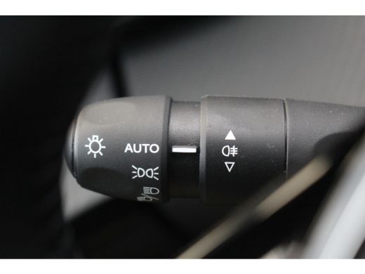 Peugeot 208 1.2 100 PK Allure | Camera | CarPlay | Climate & Cruise C. | Park Assist V&A | Navi | DAB | LED |... ActivLease financial lease