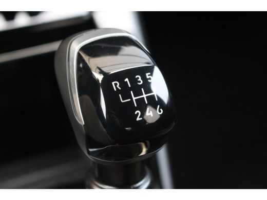 Peugeot 208 1.2 100 PK Allure | Camera | CarPlay | Climate & Cruise C. | Park Assist V&A | Navi | DAB | LED |... ActivLease financial lease