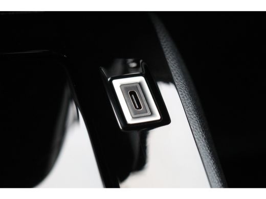 Peugeot 208 1.2 100 PK Allure | Camera | CarPlay | Climate & Cruise C. | Park Assist V&A | Navi | DAB | LED |... ActivLease financial lease