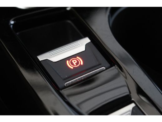 Peugeot 208 1.2 100 PK Allure | Camera | CarPlay | Climate & Cruise C. | Park Assist V&A | Navi | DAB | LED |... ActivLease financial lease
