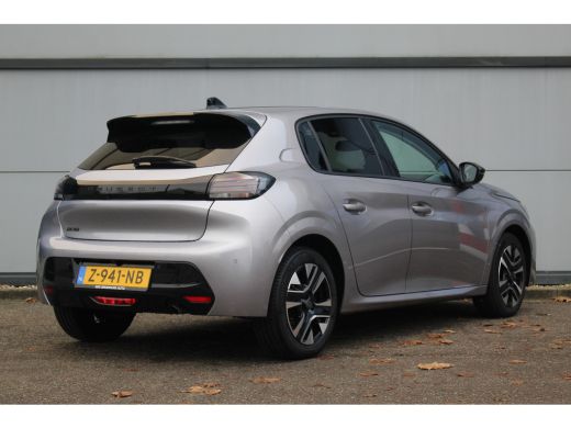 Peugeot 208 1.2 100 PK Allure | Camera | CarPlay | Climate & Cruise C. | Park Assist V&A | Navi | DAB | LED |... ActivLease financial lease