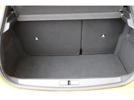 Peugeot 208 1.2 PURETECH 100PK ALLURE PACK / NAVI / LEDER / CLIMA / FULL-LED / PDC / CAMERA / 16" LMV / WINTE... ActivLease financial lease