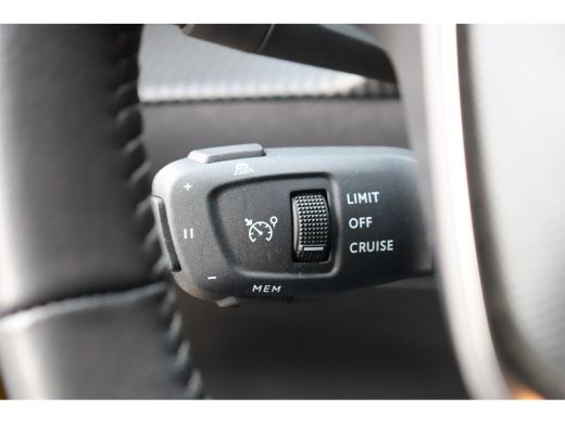 Peugeot 208 1.2 PURETECH 100PK ALLURE PACK / NAVI / LEDER / CLIMA / FULL-LED / PDC / CAMERA / 16" LMV / WINTE... ActivLease financial lease