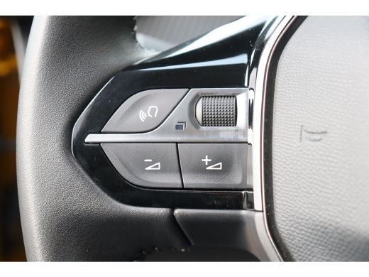 Peugeot 208 1.2 PURETECH 100PK ALLURE PACK / NAVI / LEDER / CLIMA / FULL-LED / PDC / CAMERA / 16" LMV / WINTE... ActivLease financial lease