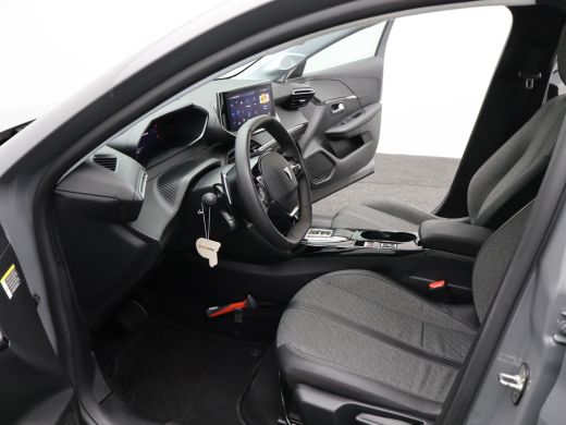 Peugeot 208 Hybrid 100 e-DCS6 Allure | Apple Carplay/Android Auto|telefoonintegratie premium | Armsteun voor ... ActivLease financial lease